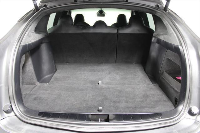 Photo of 2022 Gray Tesla Model X