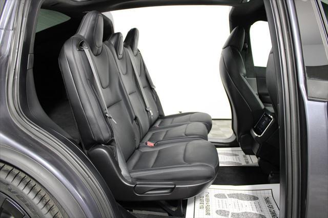 Photo of 2022 Gray Tesla Model X