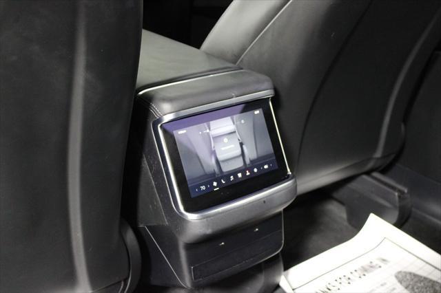 Photo of 2022 Gray Tesla Model X