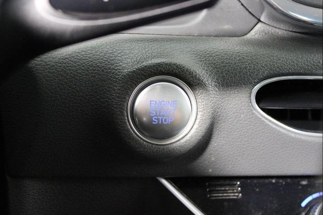 Photo of 2020 Quartz White Hyundai SONATA