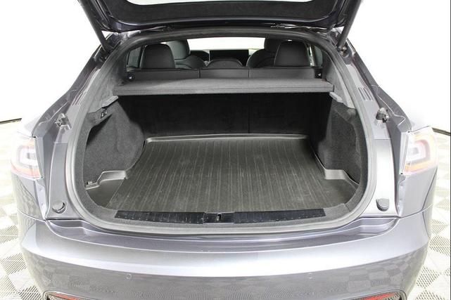 Photo of 2021 Gray Tesla Model S