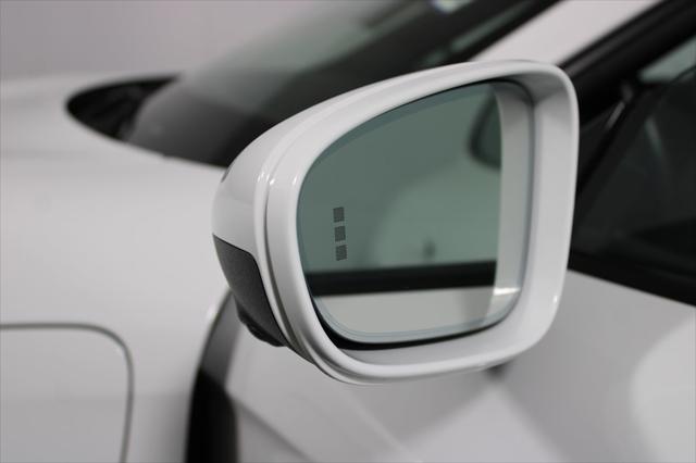 Photo of 2021 White Porsche Taycan