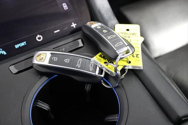 Photo of 2021 White Porsche Taycan