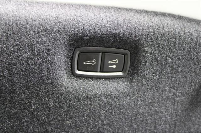 Photo of 2021 White Porsche Taycan