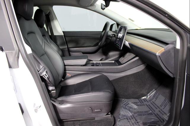 Photo of 2022 Pearl White Multi-Coat Tesla Model Y