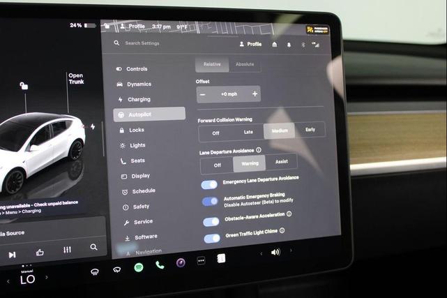 Photo of 2022 Pearl White Multi-Coat Tesla Model Y