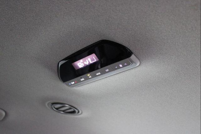 Photo of 2024 Snow White Pearl Kia EV9