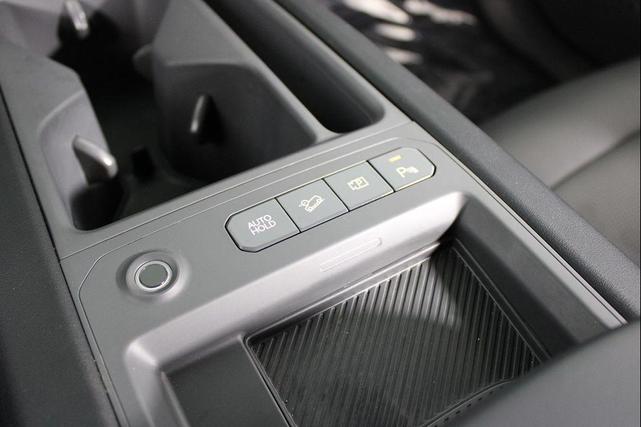 Photo of 2024 Snow White Pearl Kia EV9