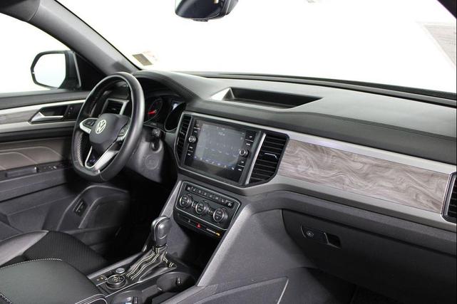 Photo of 2021 Gray Volkswagen Atlas Cross Sport