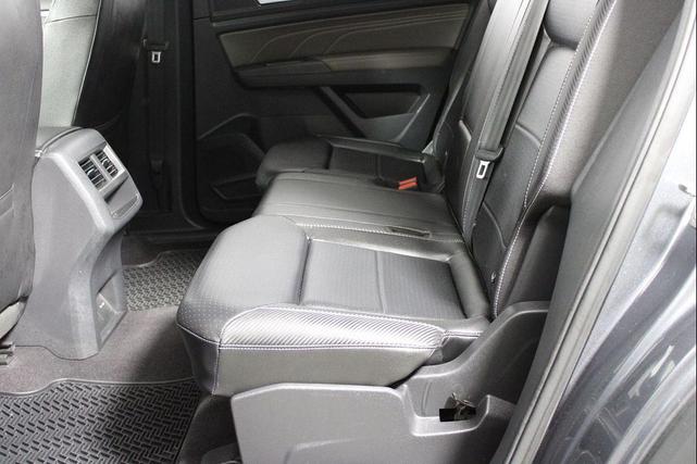 Photo of 2021 Gray Volkswagen Atlas Cross Sport