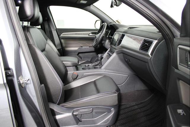 Photo of 2021 Gray Volkswagen Atlas Cross Sport