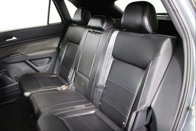 Photo of 2021 Gray Volkswagen Atlas Cross Sport