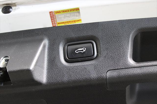 Photo of 2022 Quartz White Hyundai SANTA FE
