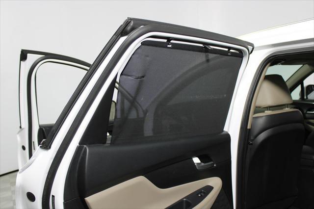 Photo of 2022 Quartz White Hyundai SANTA FE