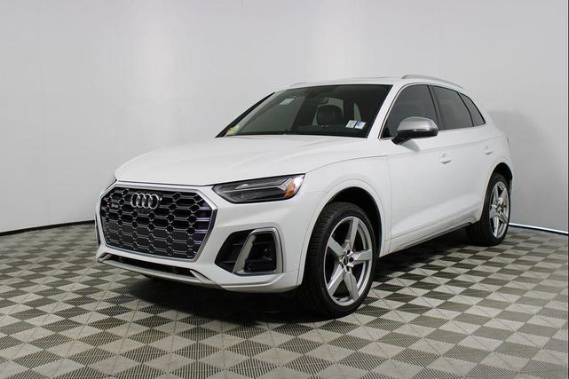 Photo of 2021 White Audi SQ5