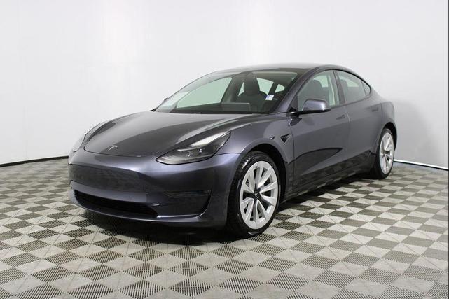 Photo of 2021 Gray Tesla Model 3