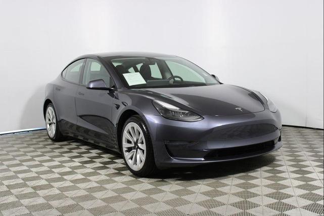 Photo of 2021 Gray Tesla Model 3