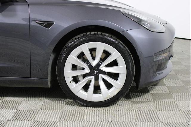 Photo of 2021 Gray Tesla Model 3