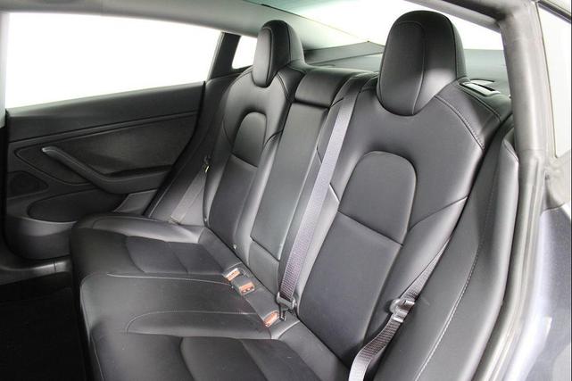 Photo of 2021 Gray Tesla Model 3