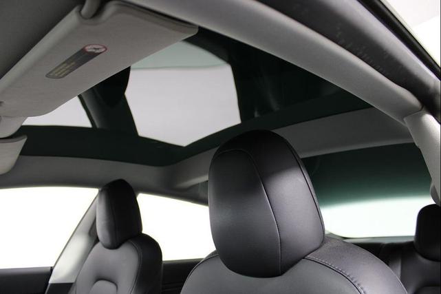 Photo of 2021 Gray Tesla Model 3