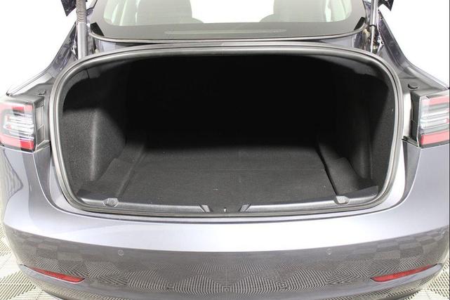 Photo of 2021 Gray Tesla Model 3
