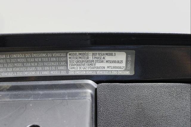 Photo of 2021 Gray Tesla Model 3