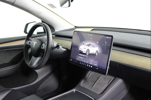 Photo of 2023 Pearl White Multi-Coat Tesla Model Y