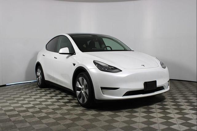 Photo of 2023 Pearl White Multi-Coat Tesla Model Y