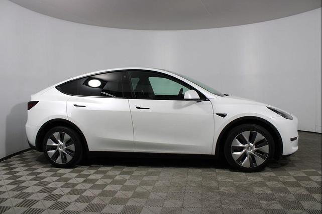 Photo of 2023 Pearl White Multi-Coat Tesla Model Y