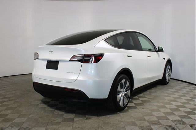 Photo of 2023 Pearl White Multi-Coat Tesla Model Y