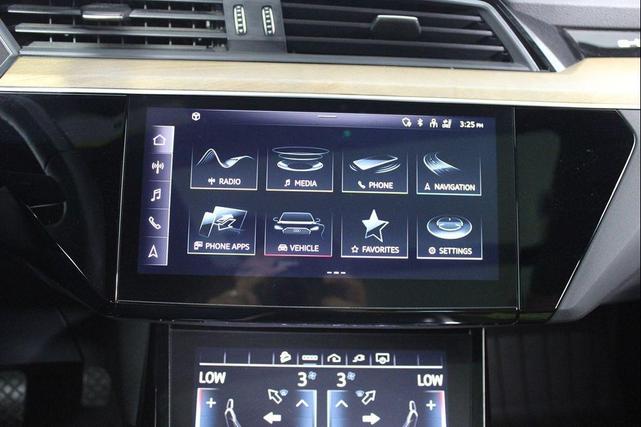 Photo of 2024 Glacier White Metallic Audi Q8 e-tron