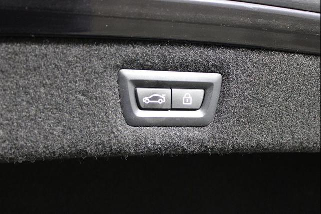 Photo of 2022 Carbon Black Metallic BMW 840