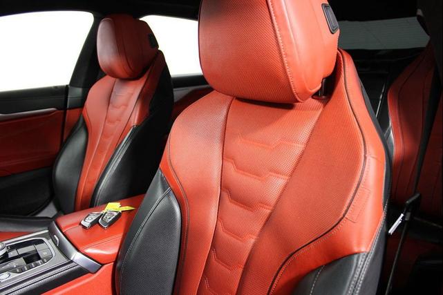 Photo of 2022 Carbon Black Metallic BMW 840