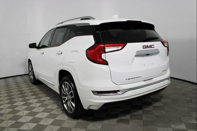 Photo of 2022 Summit White GMC Terrain