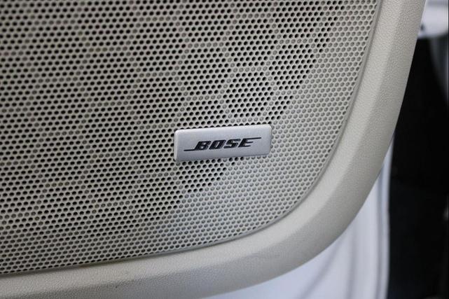 Photo of 2022 Summit White GMC Terrain