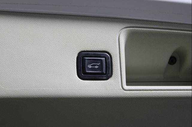 Photo of 2022 Summit White GMC Terrain