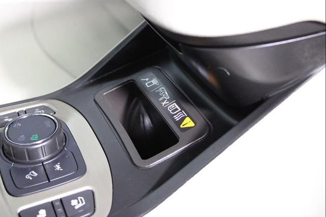 Photo of 2022 Summit White GMC Terrain