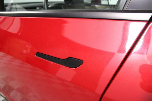Photo of 2022 Red Multi-Coat Tesla Model Y