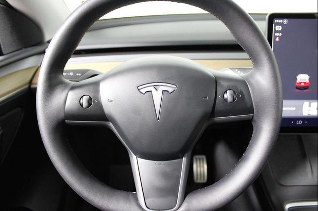 Photo of 2022 Red Multi-Coat Tesla Model Y