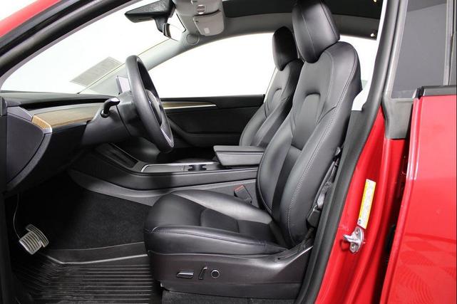 Photo of 2022 Red Multi-Coat Tesla Model Y