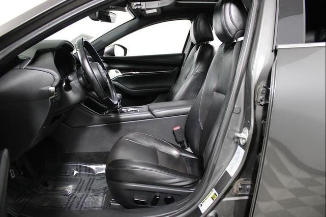 Photo of 2021 Machine Gray Metallic Mazda Mazda3