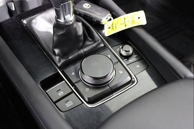 Photo of 2021 Machine Gray Metallic Mazda Mazda3