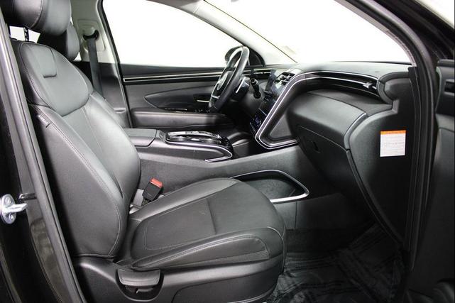 Photo of 2023 Phantom Black Hyundai TUCSON Hybrid