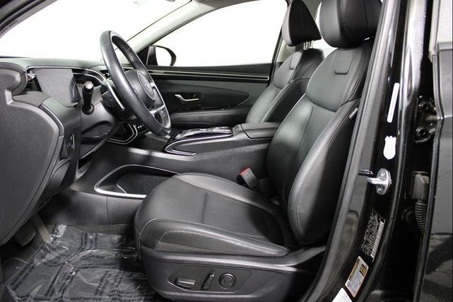 Photo of 2023 Phantom Black Hyundai TUCSON Hybrid