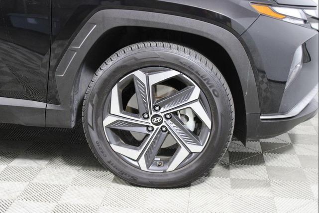 Photo of 2023 Phantom Black Hyundai TUCSON Hybrid