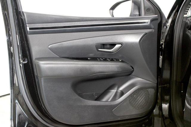 Photo of 2023 Phantom Black Hyundai TUCSON Hybrid