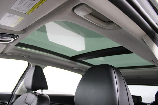 Photo of 2023 Phantom Black Hyundai TUCSON Hybrid