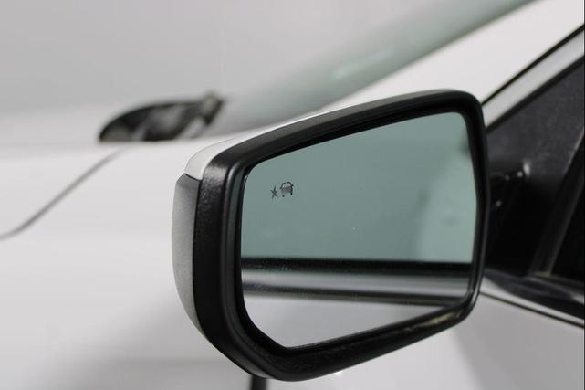 Photo of 2024 Summit White Chevrolet Malibu