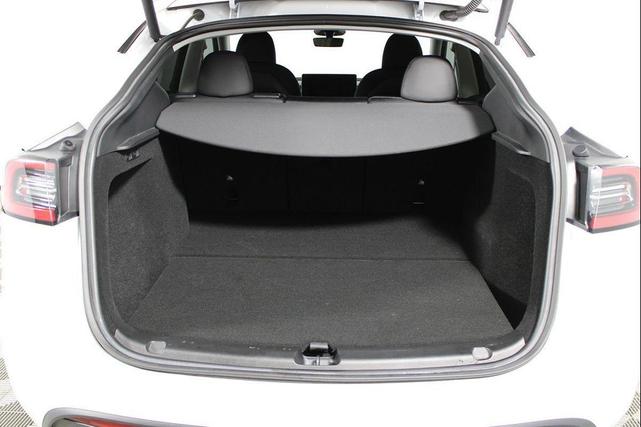 Photo of 2023 Pearl White Multi-Coat Tesla Model Y