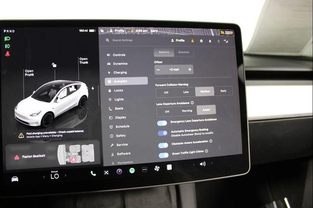 Photo of 2024 Pearl White Multi-Coat Tesla Model Y